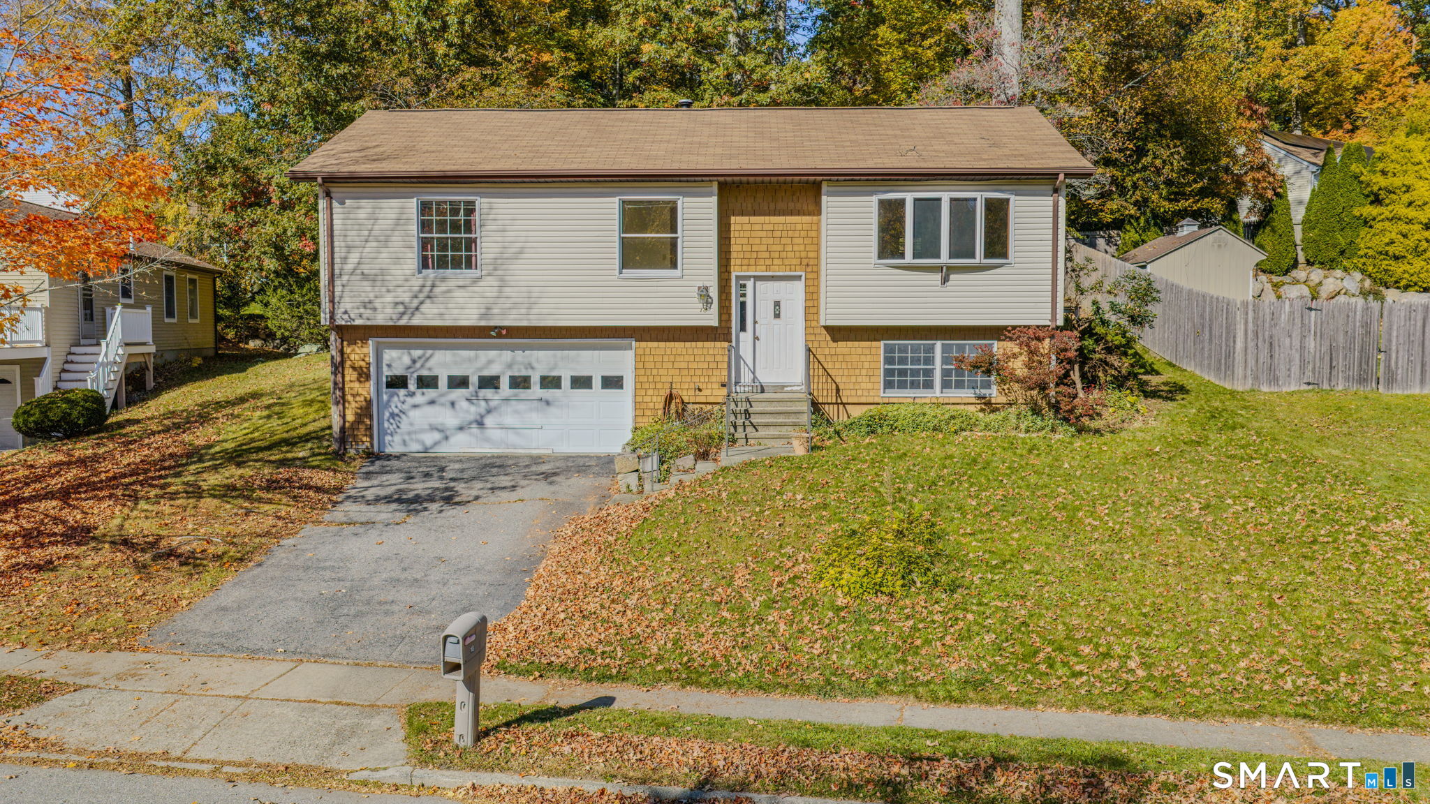 18 Ledgeland Drive Property Photo 1