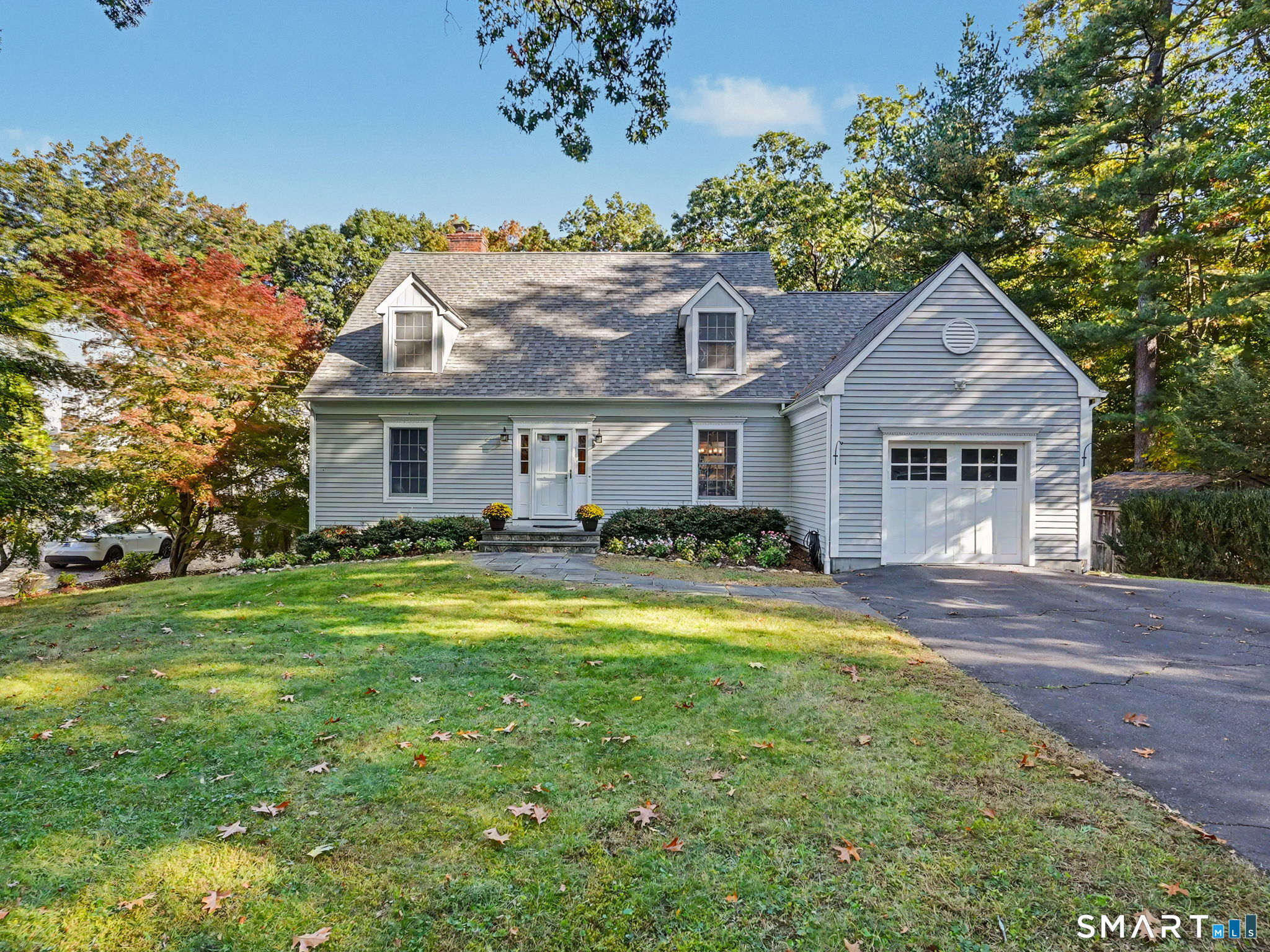 10 Edgewood Road Property Photo 1