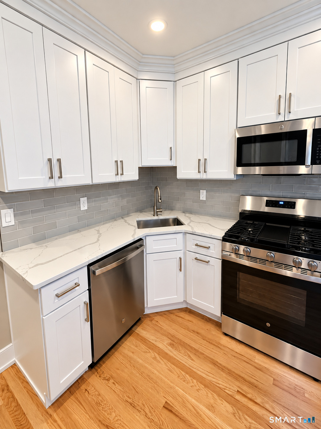 637 Summer 6 Street Property Photo 1