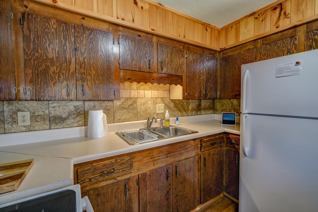 99 Upper Peachtree Road Property Photo 8