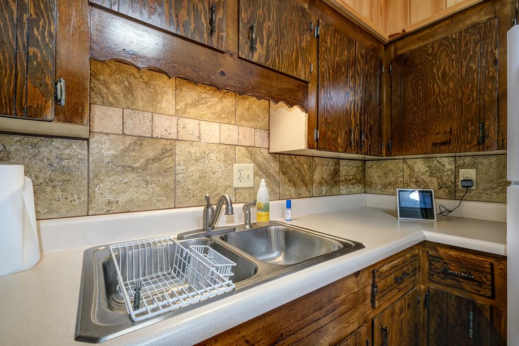 99 Upper Peachtree Road Property Photo 9