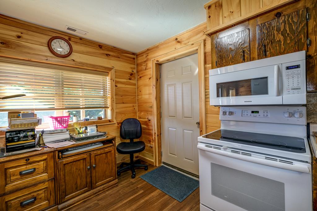 99 Upper Peachtree Road Property Photo 10