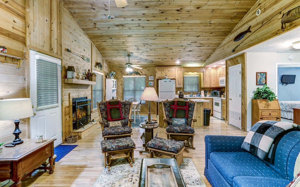 2757 Whipporwill Lane Property Photo 4