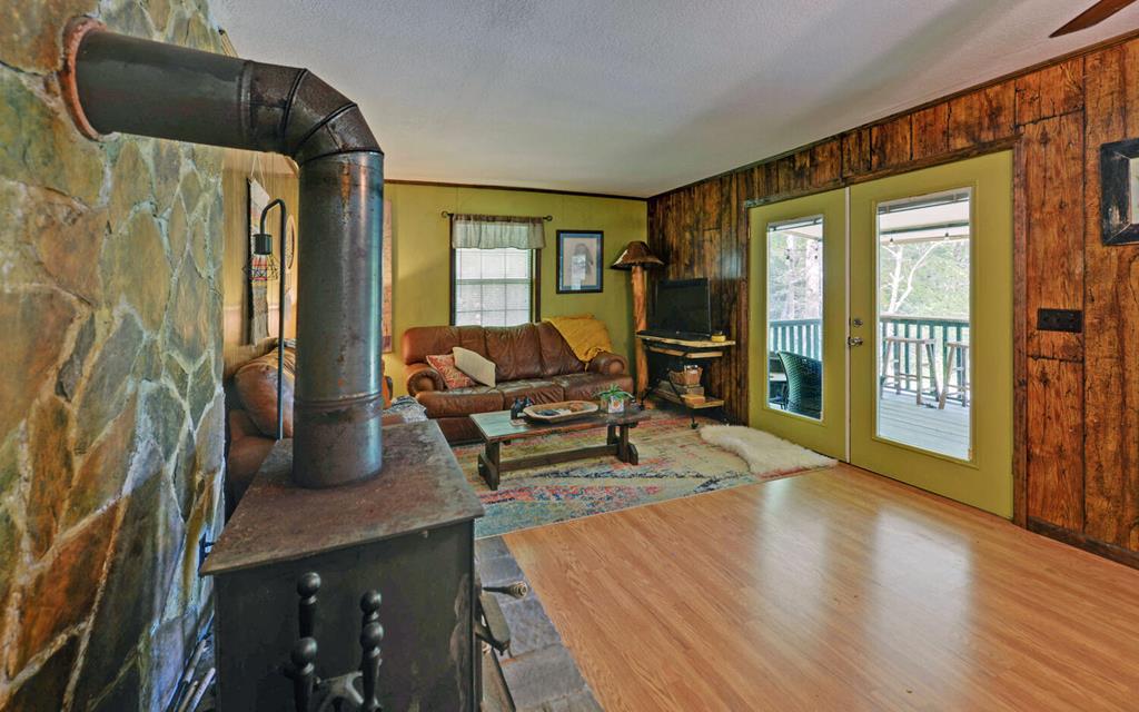 5557 Joe Brown Hwy Property Photo 10