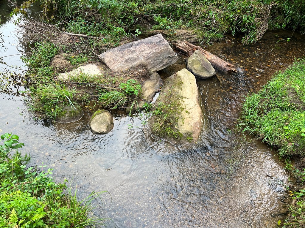 000 Hampton Church Rd Property Photo 2