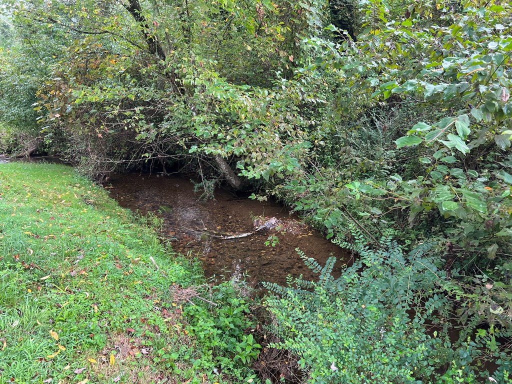 000 Hampton Church Rd Property Photo 4