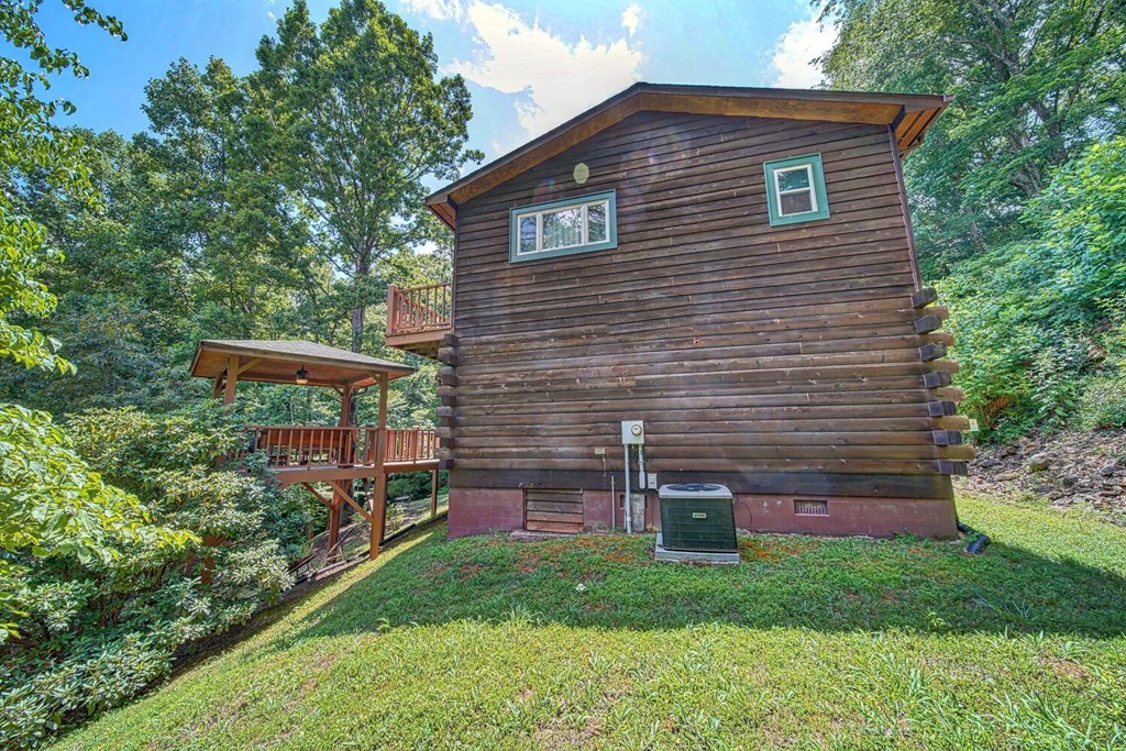 525 Beaver Ridge Rd Property Photo 2