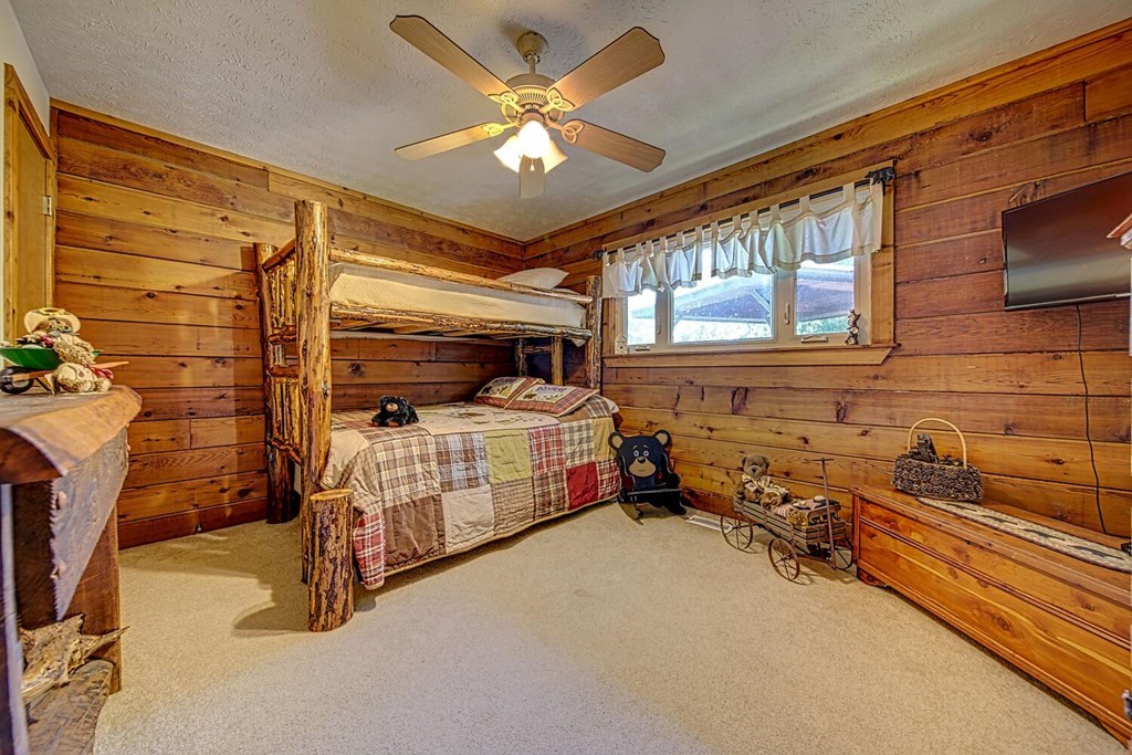 525 Beaver Ridge Rd Property Photo 4