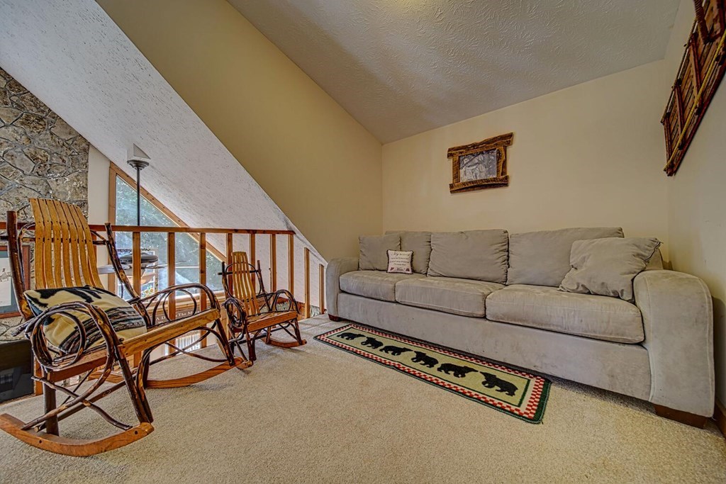 525 Beaver Ridge Rd Property Photo 7