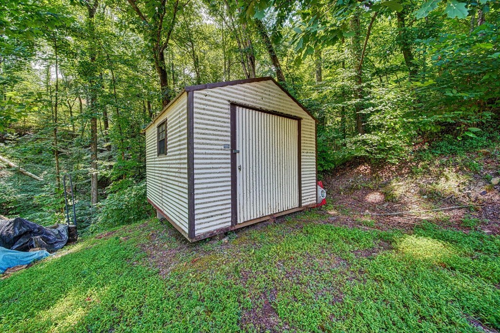 525 Beaver Ridge Rd Property Photo 14