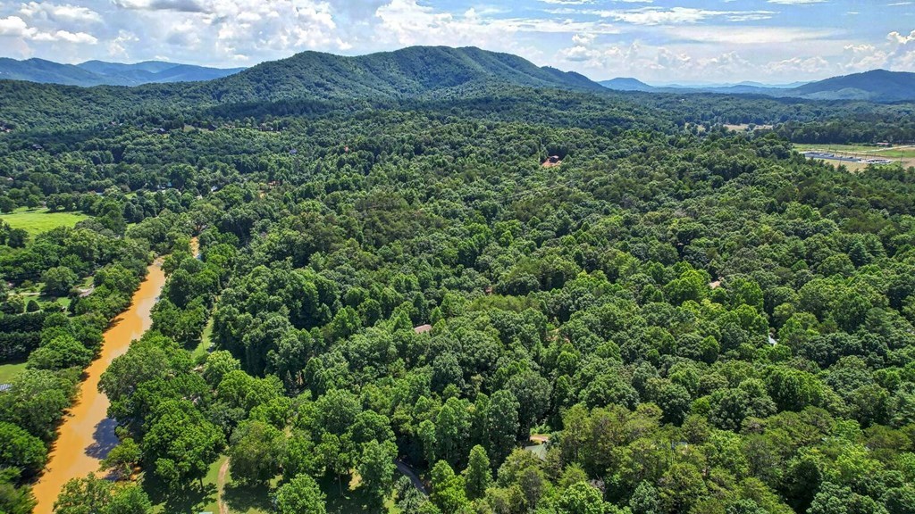 525 Beaver Ridge Rd Property Photo 17