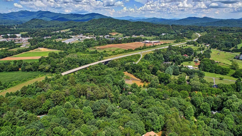 525 Beaver Ridge Rd Property Photo 18