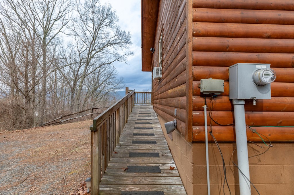 643 Zekes Trail Property Photo 25