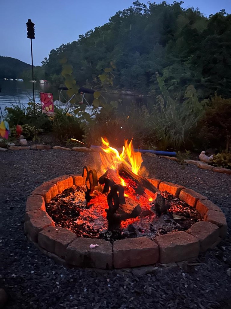 238 Lakeview Dr Property Photo 26