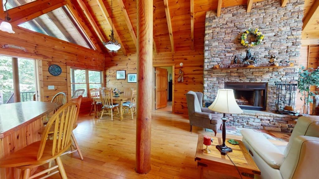 812 Wildflower Ridge Property Photo 3