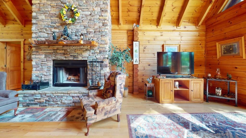812 Wildflower Ridge Property Photo 4