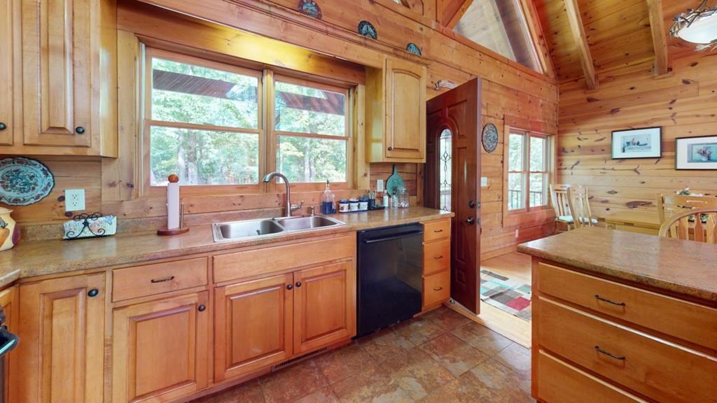 812 Wildflower Ridge Property Photo 13