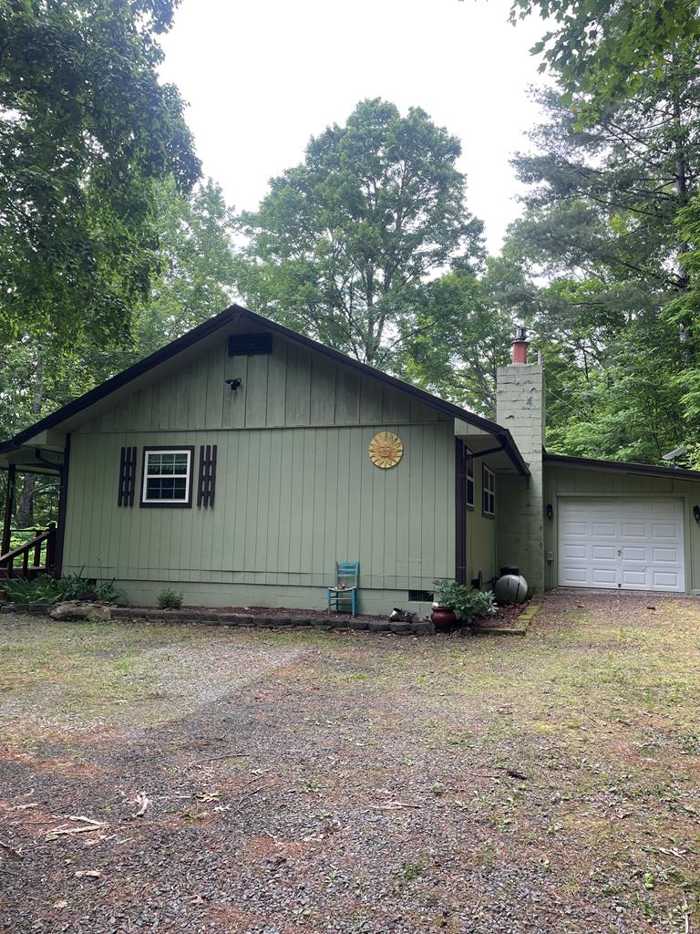 452 Paradise Rd. Property Photo 1