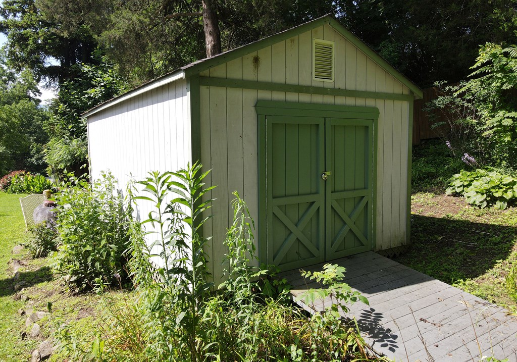 26 Holland Farm Rd Property Photo 17