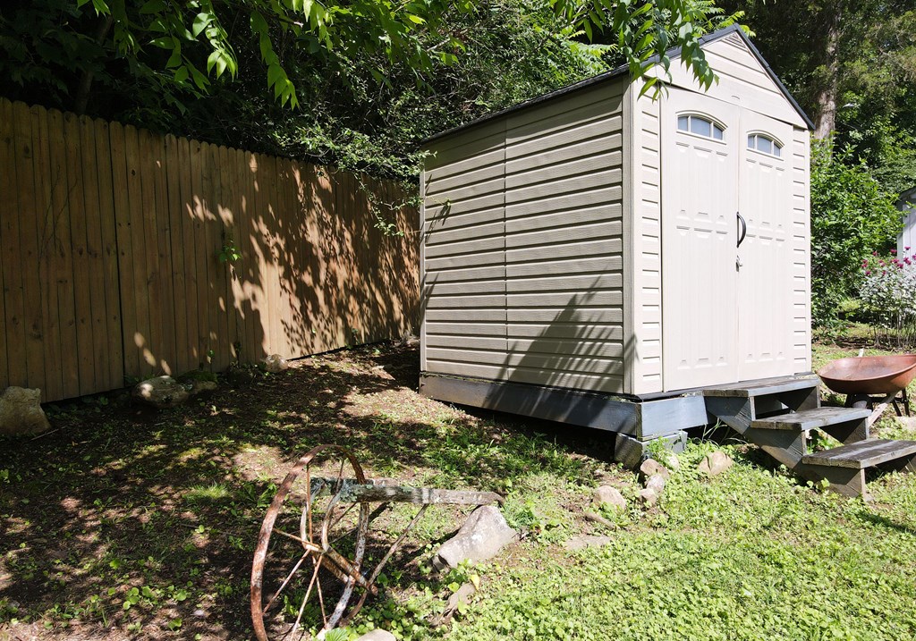 26 Holland Farm Rd Property Photo 20