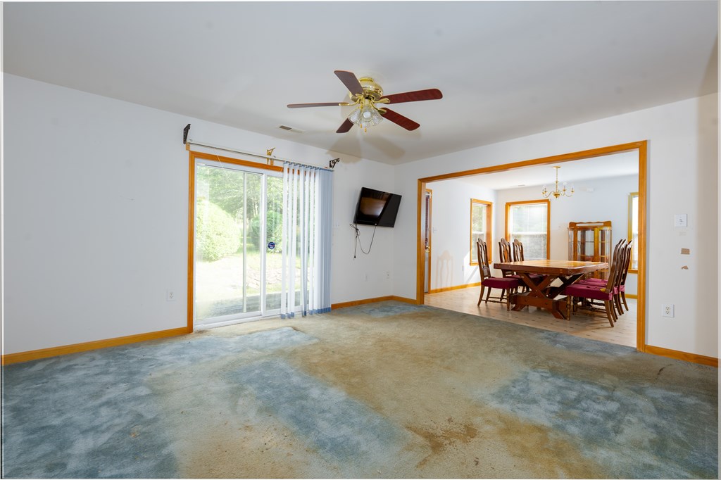 112 Daisy Ln Property Photo 7