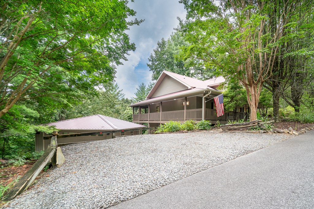 295 Brasstown Hills Rd Property Photo 3