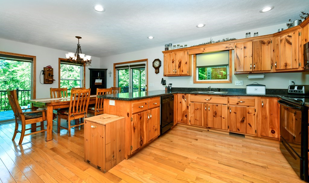 120 Eagle Fork Summit Property Photo 8
