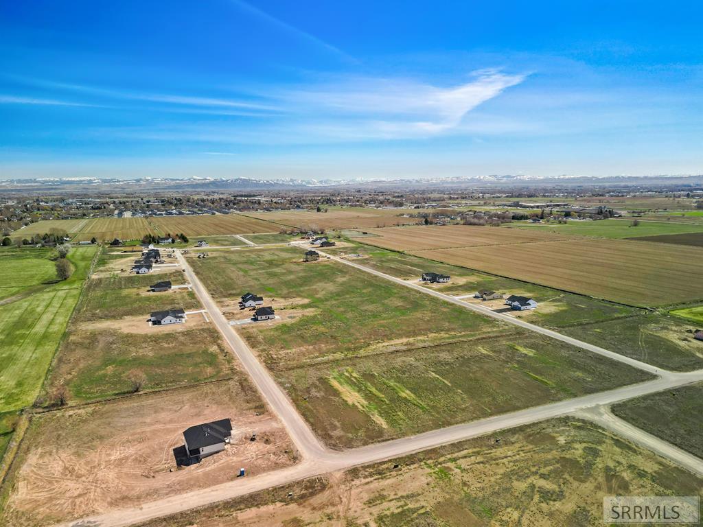 L1b1 364 N Property Photo 2