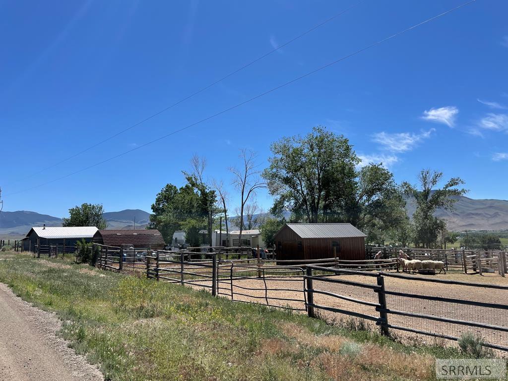 1096 Upper Hotsprings Road Property Photo 1