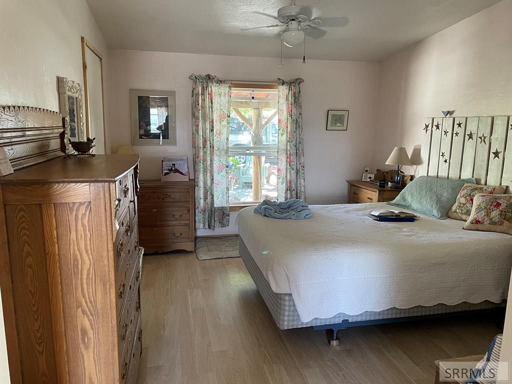1096 Upper Hotsprings Road Property Photo 3