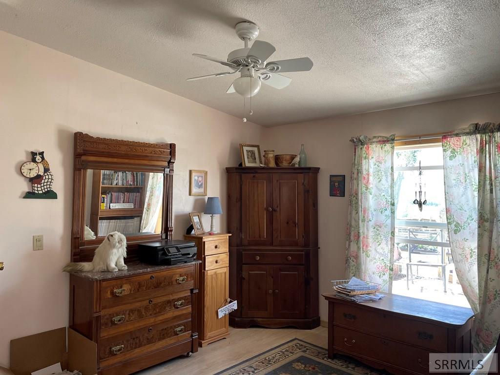 1096 Upper Hotsprings Road Property Photo 4