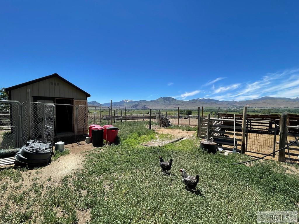 1096 Upper Hotsprings Road Property Photo 12