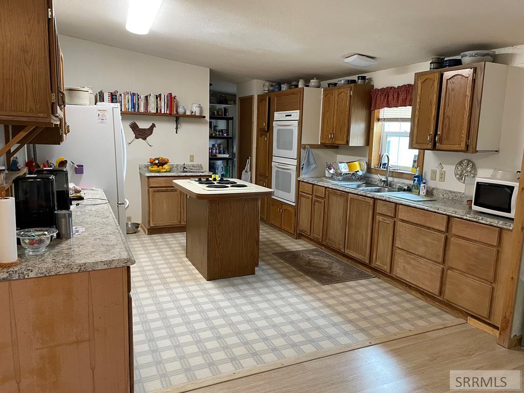 1096 Upper Hotsprings Road Property Photo 39
