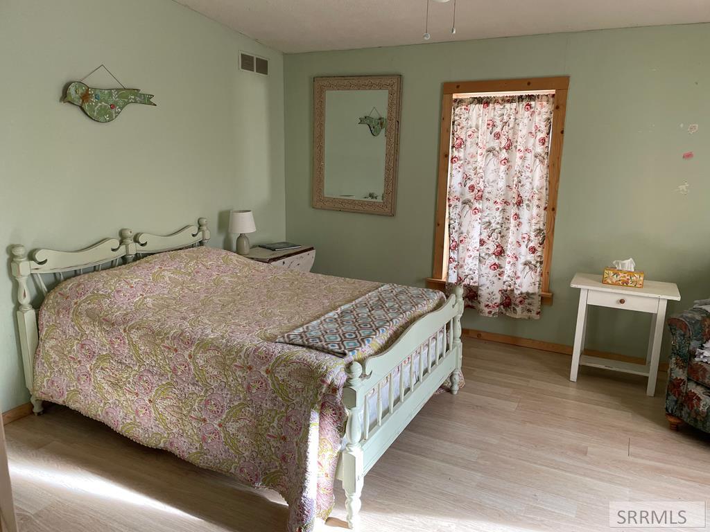 1096 Upper Hotsprings Road Property Photo 43