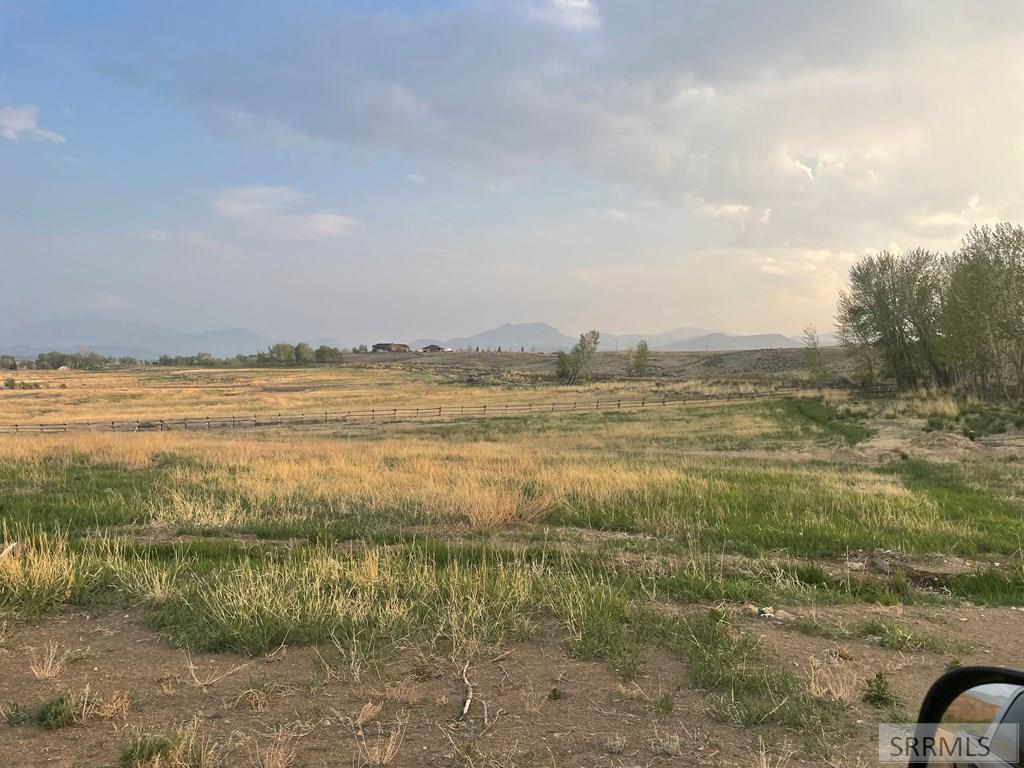 1111 Buckskin Run Property Photo 3