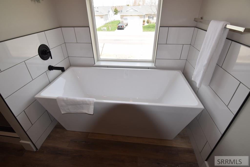 2929 Sunburst Drive Property Photo 4