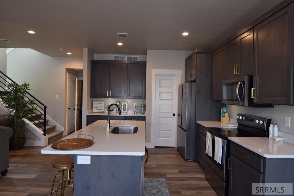 2929 Sunburst Drive Property Photo 8