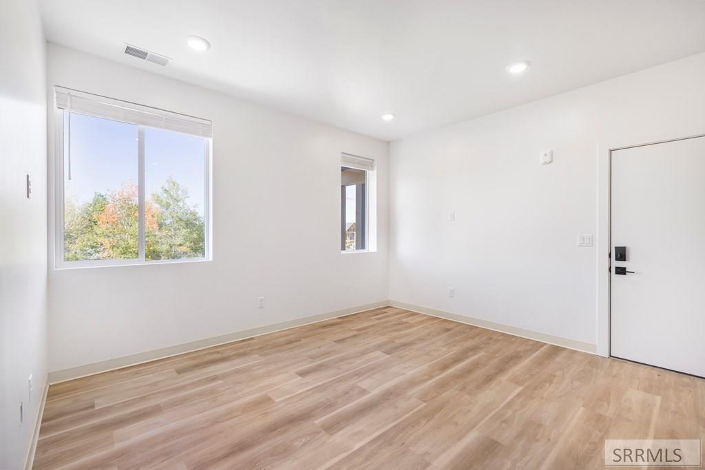 201 E Ross Avenue # A103 Property Photo 12