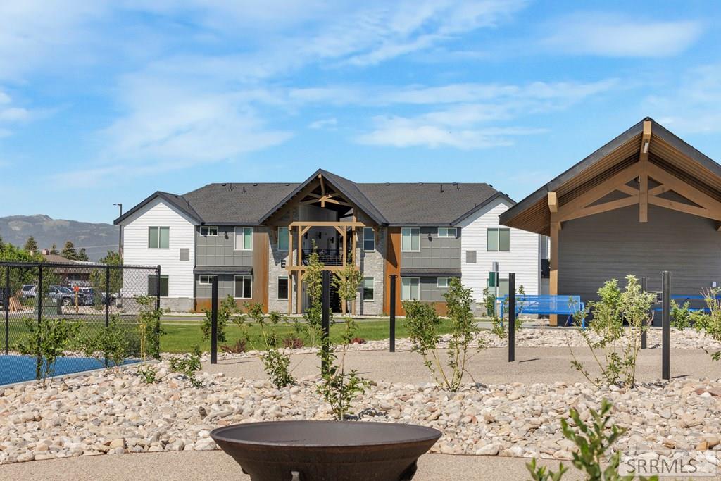 201 E Ross Avenue # A103 Property Photo 24