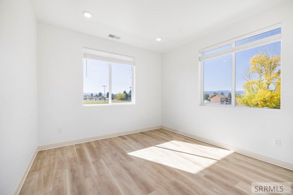 201 E Ross Avenue # D102 Property Photo 8