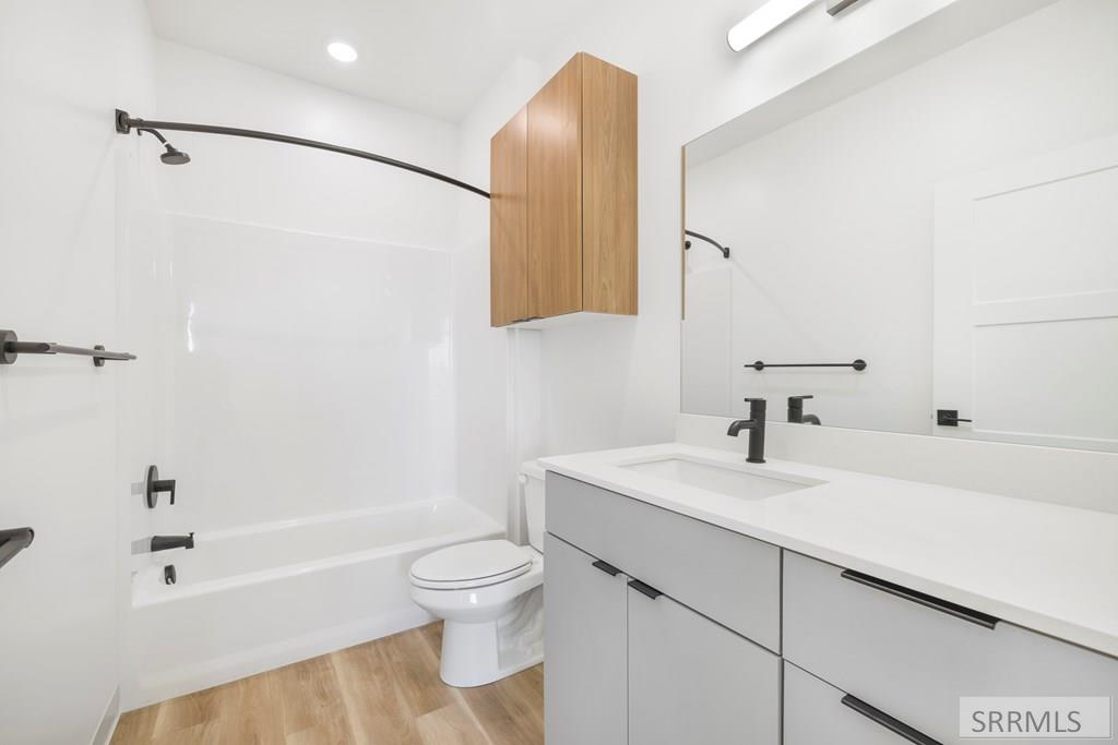 201 E Ross Avenue # D102 Property Photo 14