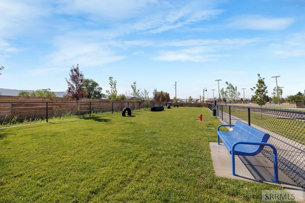 201 E Ross Avenue # D102 Property Photo 19
