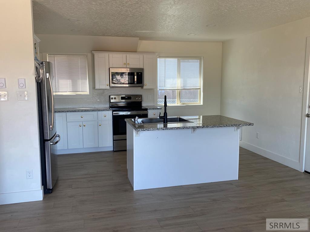 311 Skyline Drive Property Photo 4