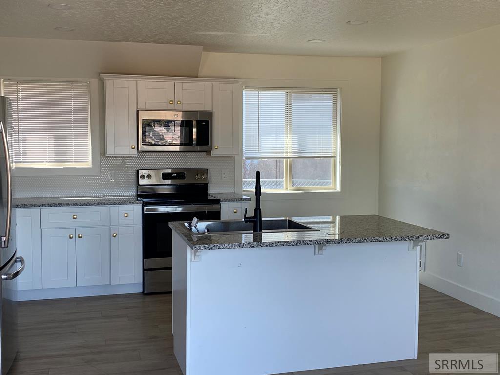 311 Skyline Drive Property Photo 5