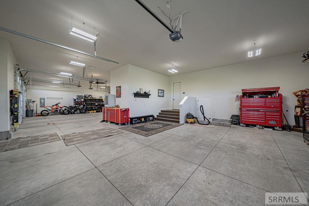 92 Swan Valley Meadows Drive Property Photo 48