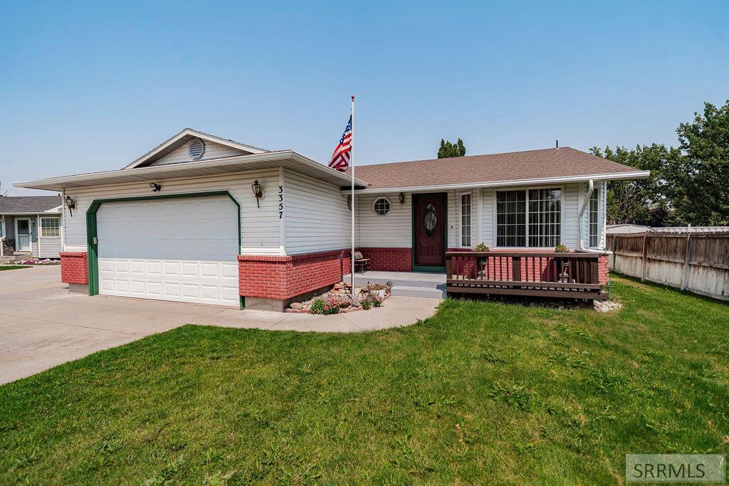 3357 Shady Glen Property Photo 1