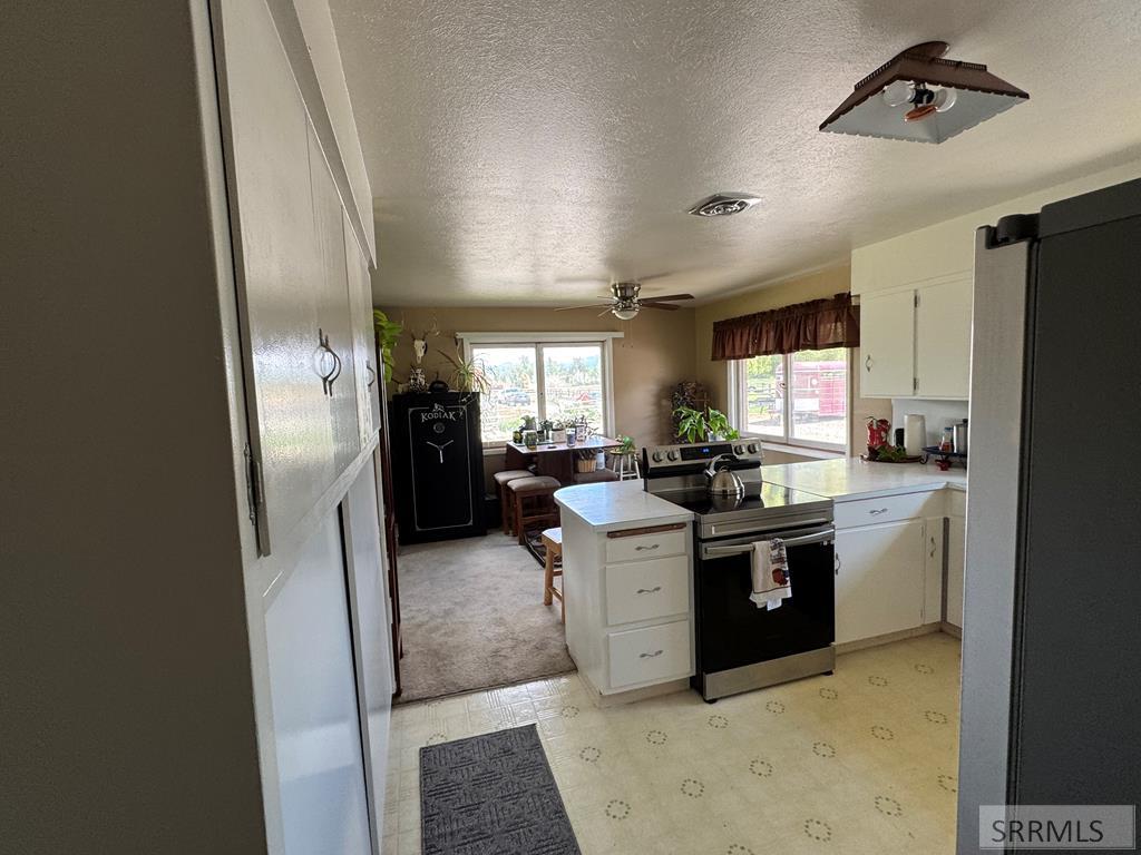 440 S Hwy 93 Property Photo 6