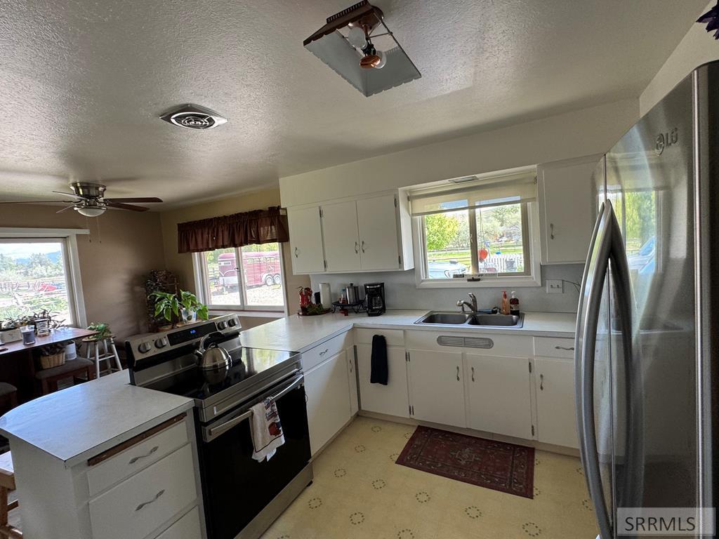 440 S Hwy 93 Property Photo 7