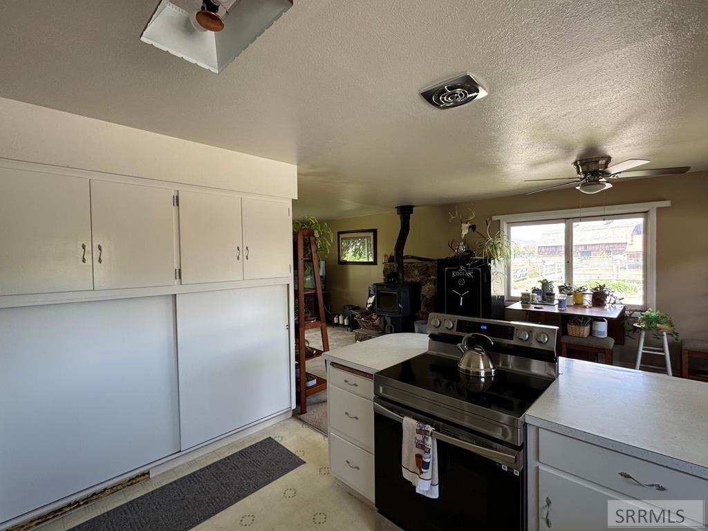 440 S Hwy 93 Property Photo 8