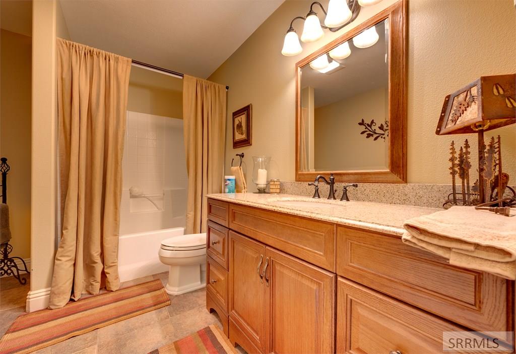 4300 E 65th S Property Photo 40